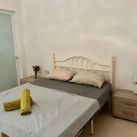 Homestay Lovely , Private Bathroom