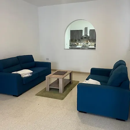 Homestay Lovely , Private Bathroom Is-Swieqi