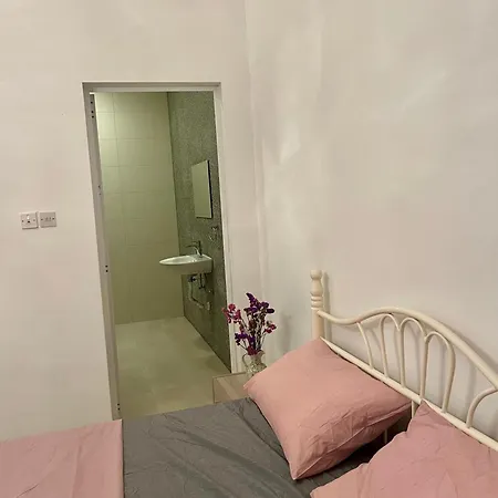 Lovely , Private Bathroom *