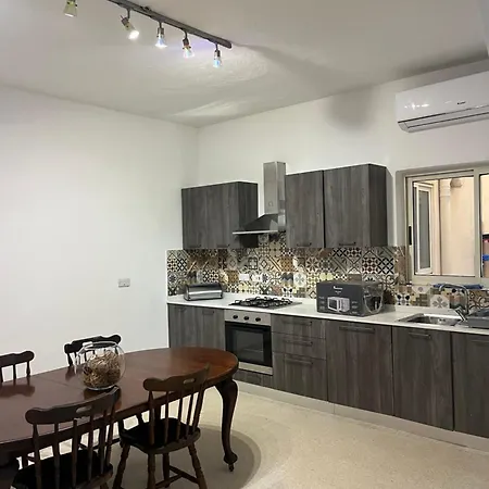 Lovely , Private Bathroom Homestay Is-Swieqi