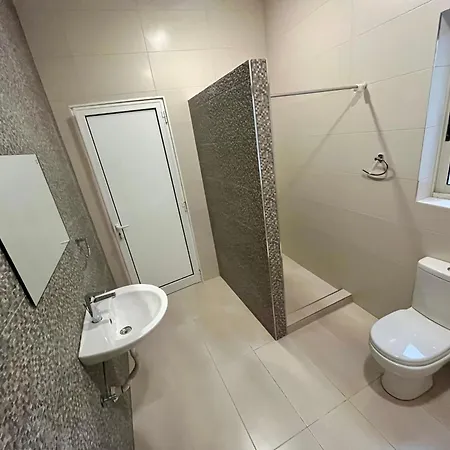 Privatunterkunft Lovely , Private Bathroom Is-Swieqi